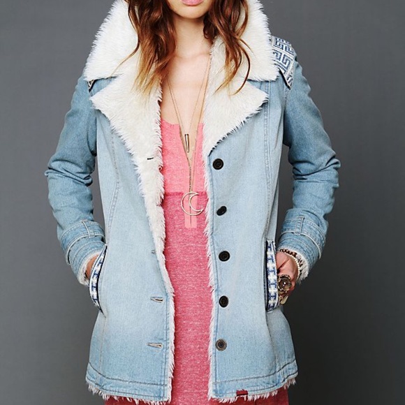 Free People Light Blue Jean Jacket with White Fur Lining - Picture 1 of 9